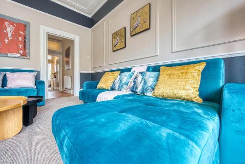 Lovely 2 Bedroom Apartment - Sleeps 9