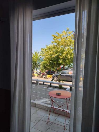 Kamari Apartments Seafront