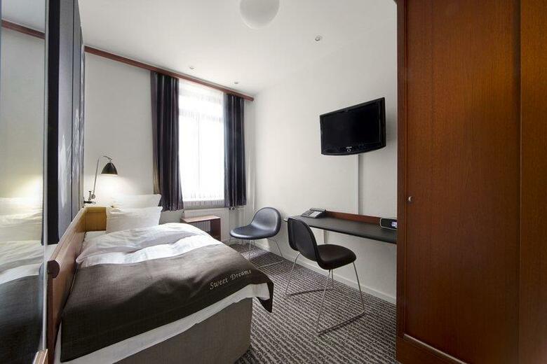 B.w. Hotel City