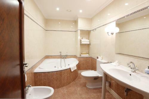 Agh Hotel