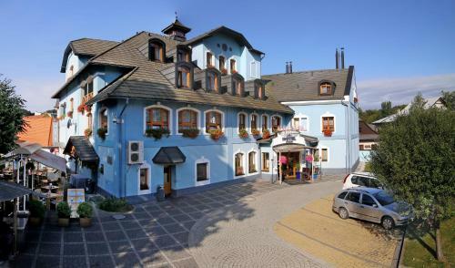Agh Hotel