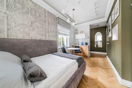 H Aparthotel
