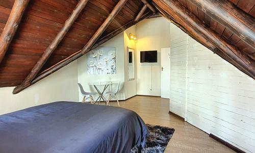 Room In A Private Bird Sanctuary