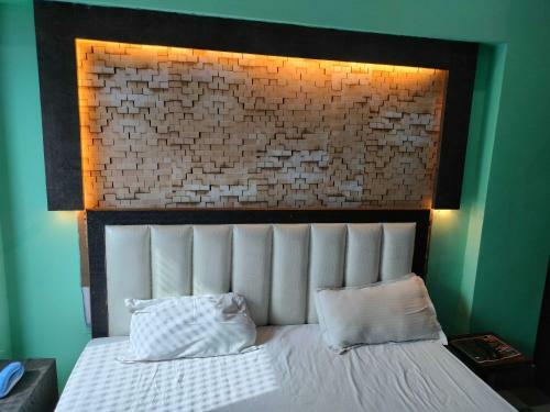 Oyo 90712 Hotel Rajkiran Palace Deoria