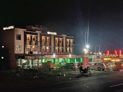 Blizz Hotels- Trishul Express