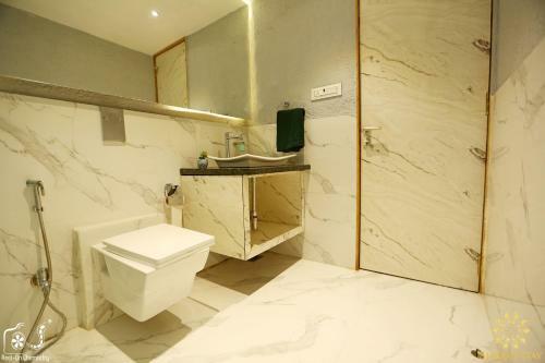 Zen Villa Peacefully Unique Luxurious 6bhk With Jacuzzi Pool By Shiloh Stay