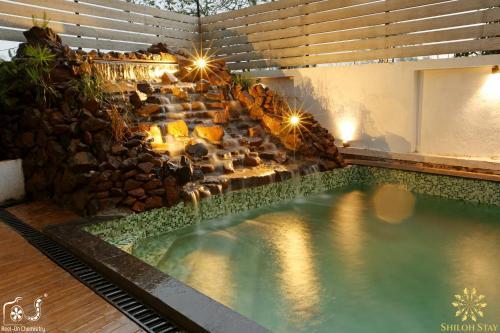 Zen Villa Peacefully Unique Luxurious 6bhk With Jacuzzi Pool By Shiloh Stay