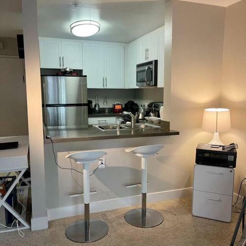 Luxury Apartment Near Rose Bowl