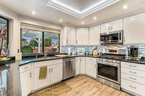 Indian Wells Home With Private Pool