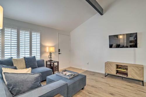 Modern Palm Springs Getaway Near Golf Courses