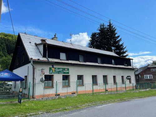 Hostal Penzion - Restaurace U Skrbl�ka