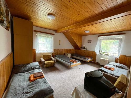 Hostal Penzion - Restaurace U Skrbl�ka