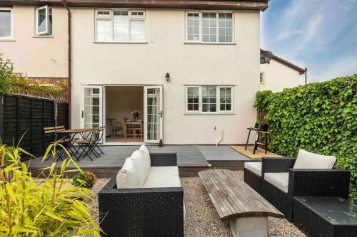 Charming 3-bed House In Lytham Saint Annes