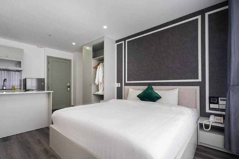 Sunland Hotel