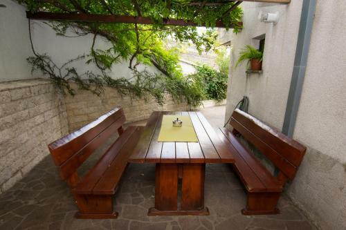 Apartment Vida - Amazing Place With Garden And Terrace
