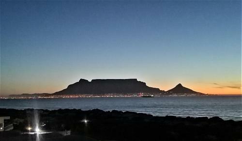 Apartamento Dolphin Beach H203 Table Mountain Views