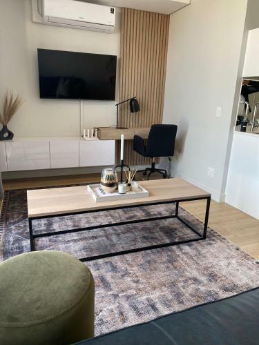 Ellipse Executive Apartment - Green