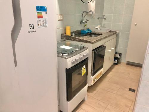 Apartamento Lindo Apto Com Varanda E Vista Para O Mar 2 Dorm