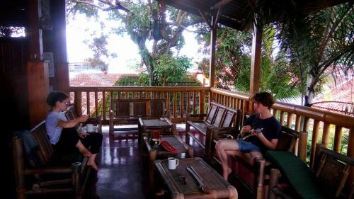 Hostal Teak House