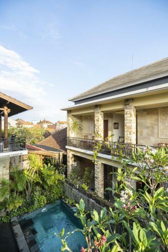 Frog Homestay