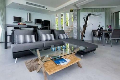 Modern 2 Bedroom Seaview Villa Comet