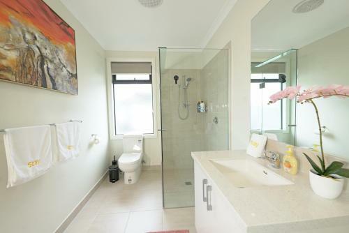 Luxury Waterfront Villa Bbq Cafe Wifi Great Views 5brm