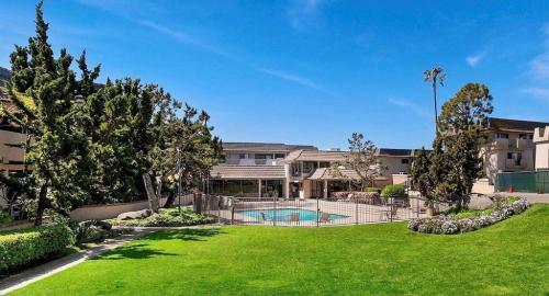 Newly Remodeled Solana Beach Townhouse!