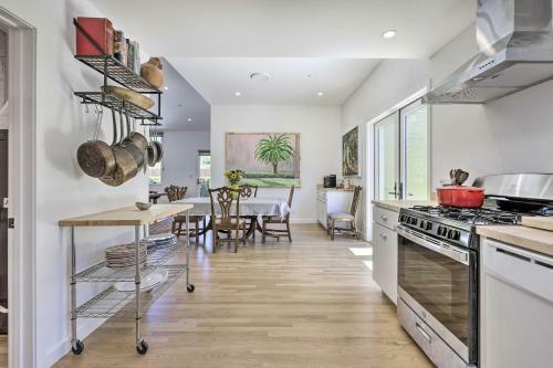 Contemporary Sonoma Abode With Private Hot Tub