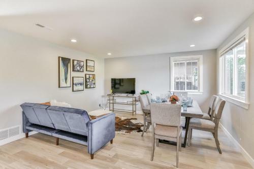@ Marbella Lane - 3br Stunning Home Pool Table