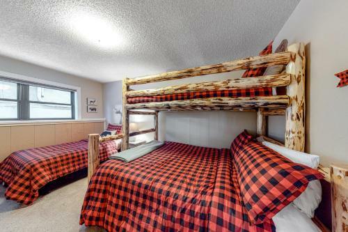 Hotel Ponderosa 2a