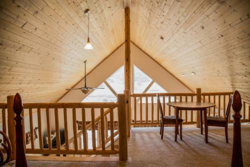 Great For Families Master Bedroom, Loft, Full Kitchen, Dogs Ok