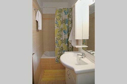 Manos Seaside Apartment *free Parking *a/c