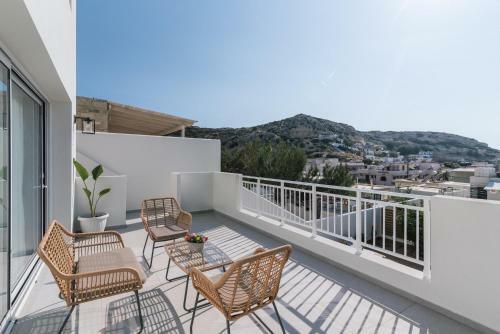 Villa White In Blue