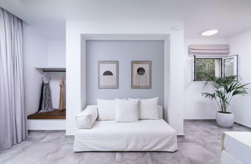 Villa White In Blue