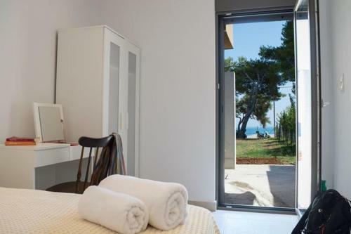 Agios Ioannis Beachfront Apartment