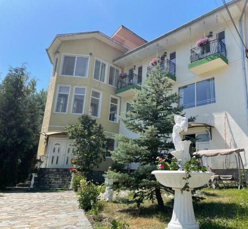 Hostal Pensiunea La Mesteceni Poiana Marului