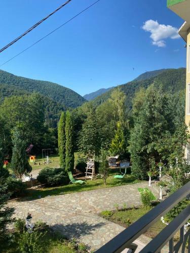 Hostal Pensiunea La Mesteceni Poiana Marului