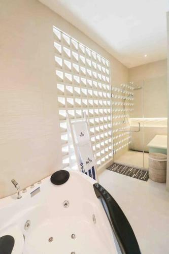 Luxury 5br Villa With Ocean, Mountain Ricefield Views