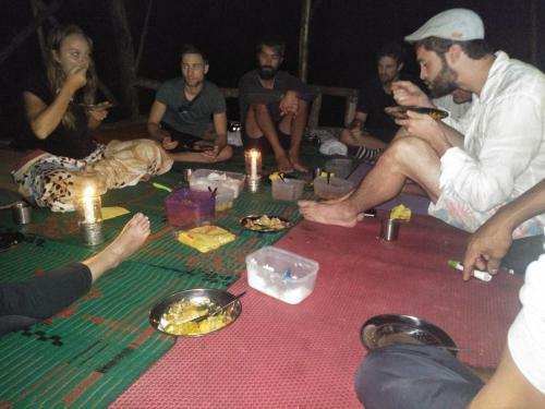 Bukit Lawang Glamping & Jungle Trekking