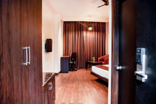 Chinmay Resort & Hotel