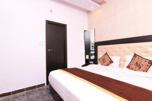 Zohorooms 13501 Hotel Rajput