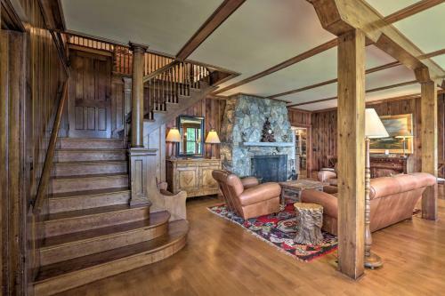 25-acre Luxury Lakefront Home With Deck And Fire Pit!
