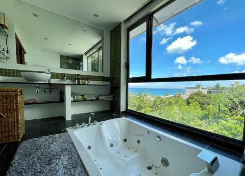 Andaman Hills - Panoramic Sea View House In Patong
