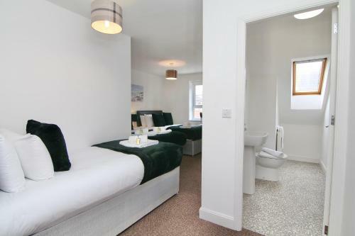 Canalview House - Elegant Spacious Coventry Home For Large Groups