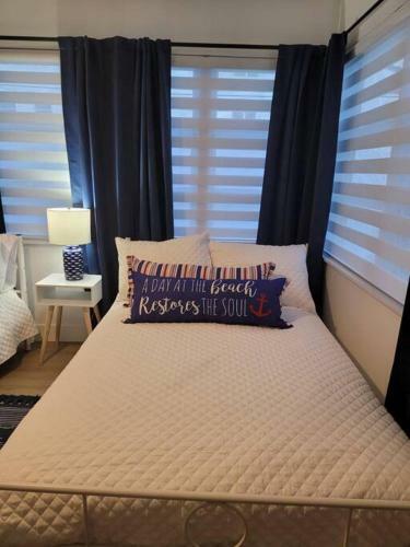 Walktobeach/luxury Beachhouse/hottub/pooltable/bbq