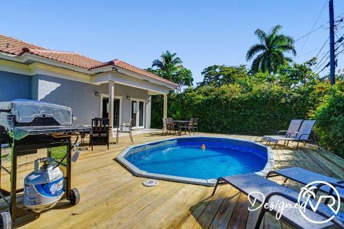 5 Br Newly Renovated With Heated Pool