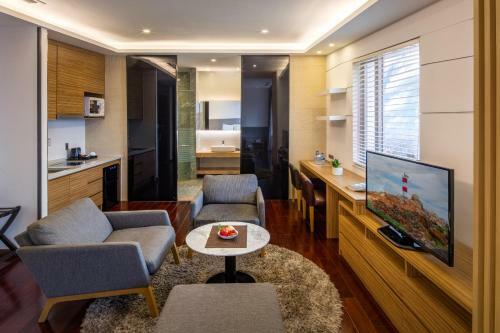 Charm Suite Saigon Hotel