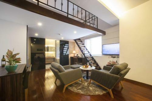 Charm Suite Saigon Hotel