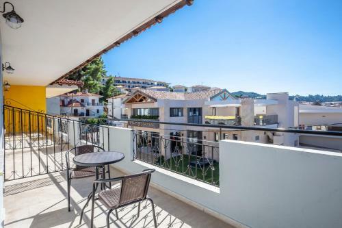 Polihrono Apartment
