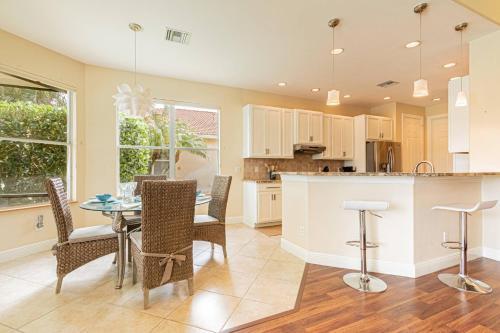 Aviano Dr With Lake View